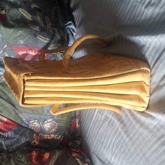 Leather Hand tooled boho bag. 1970s beautiful design. Great festival bag. - Picture 5 of 6